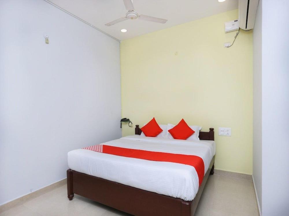 Sai Golden Rooms Tirupati Exteriör bild