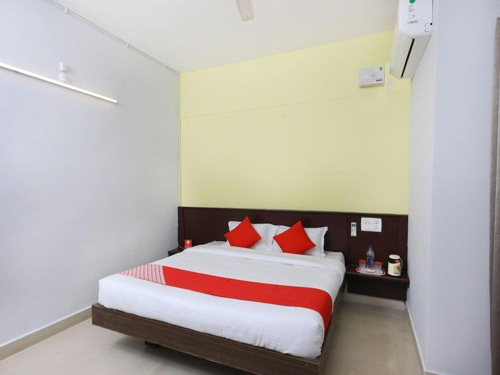 Sai Golden Rooms Tirupati Exteriör bild